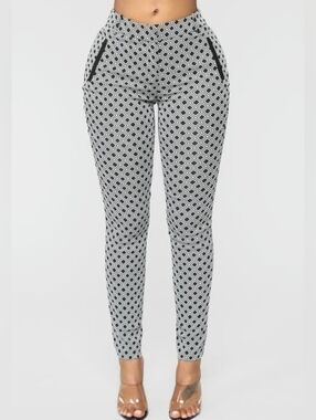 Fashion Nova "HAVE" Geometric Diamond Pixie Ankle Pants - Small